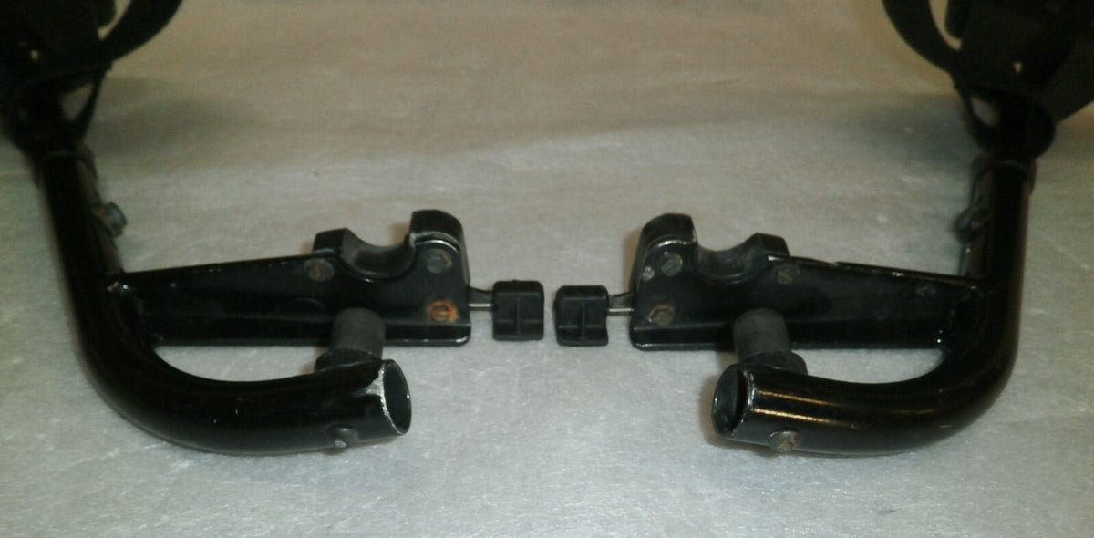 SET OF WHEELCHAIR FOOT REST GOOD CONDITION WITH MOUNT PLATES DIMENSION AS PHOTO