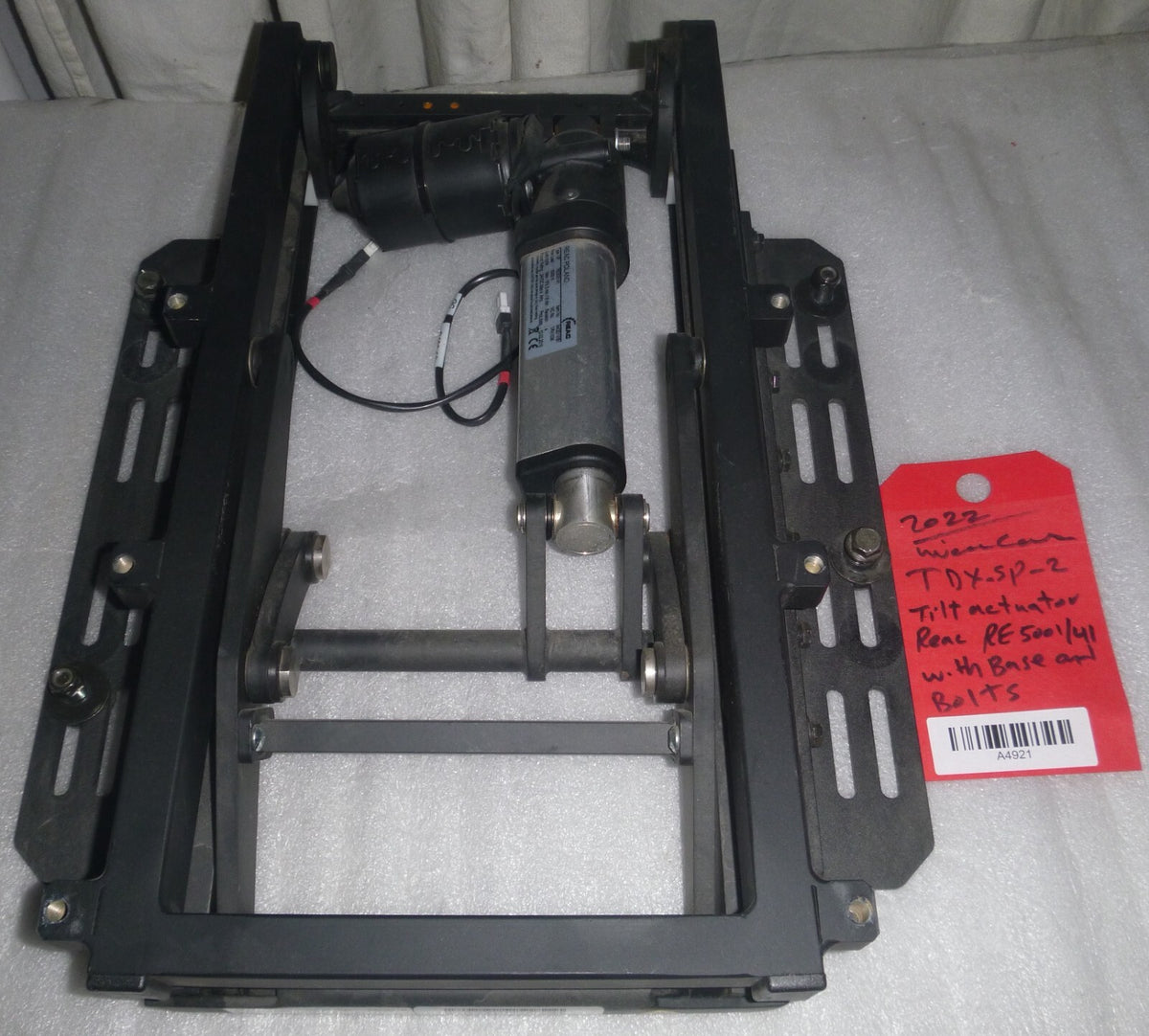 REAC INVACARE TDX-SP2 Tilt Actuator 2019 RE5001/41 ITEM #94QD1WB1 WITH BASE