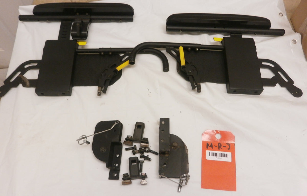 QUICKIE XPERIENCE ARMREST WITH SUPPORT AND BOLTS AS PHOTO