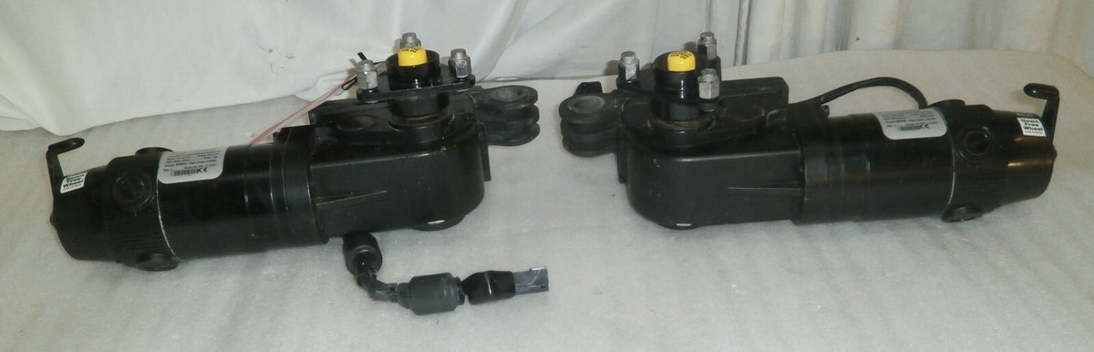 SET OF 2 QUANTUM QM-710 MOTORS 107247/107248 LEFT & RIGHT GOOD WORKING CONDITION