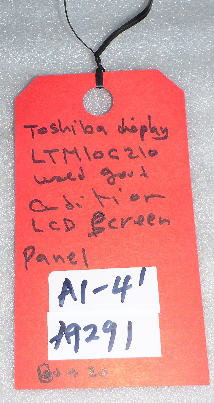 TOSHIBA DISPLAY LCD SCREEN PANEL LTM10C210 USED GOOD CONDITION
