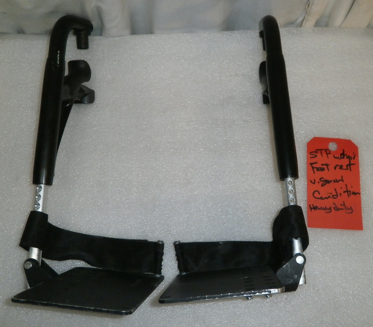 STP WHEELCHAIR FOOTREST USED GOOD CONDITION