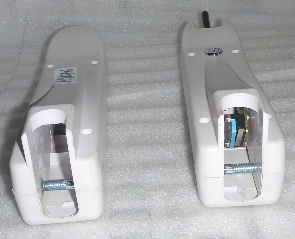 SAVARIA K2 S STAIR LIFT ARM CONTROL L AND R WITH ONE KEY AND CABLES AS PHOTO
