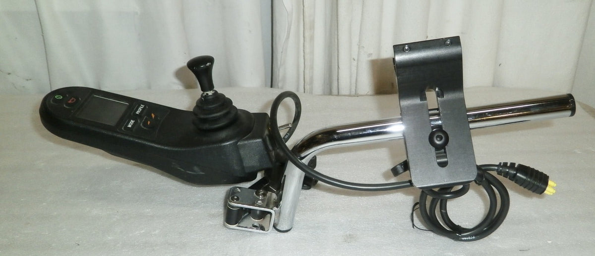 PERMOBIL R-NET JOYSTICK D51624-02 WITH SCREEN AND SWING AWAY ARMREST GOOD C