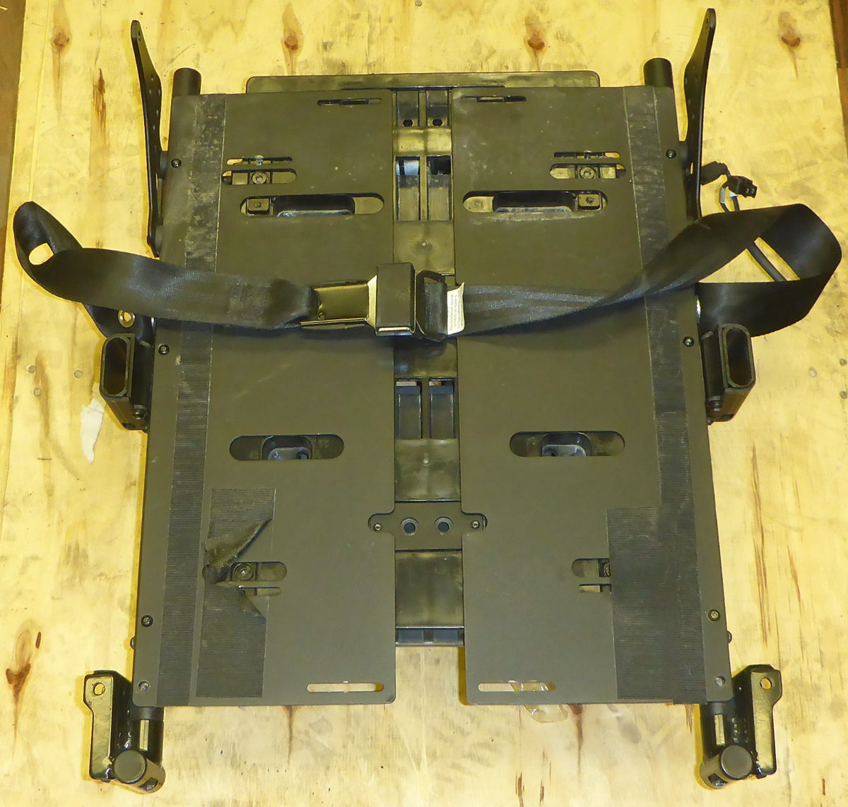A7128 QUICKIE QM710 TILT BASE FRAME WITH TILT ACTUATOR VERY GOOD CONDITION