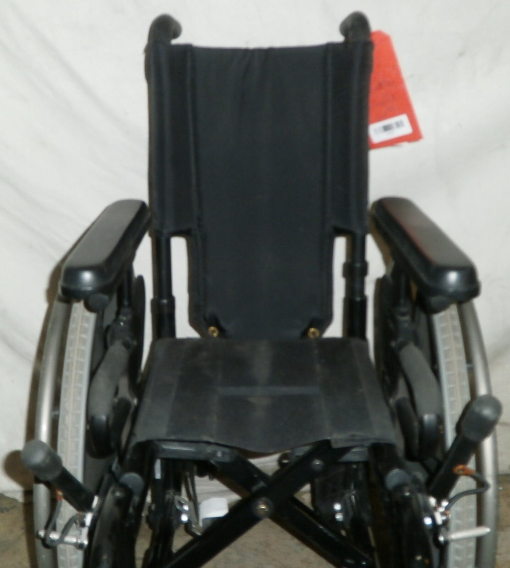 SUNRISE MEDICAL LXI WHEELCHAIR WITH SEAT WIDTH 11 INCH