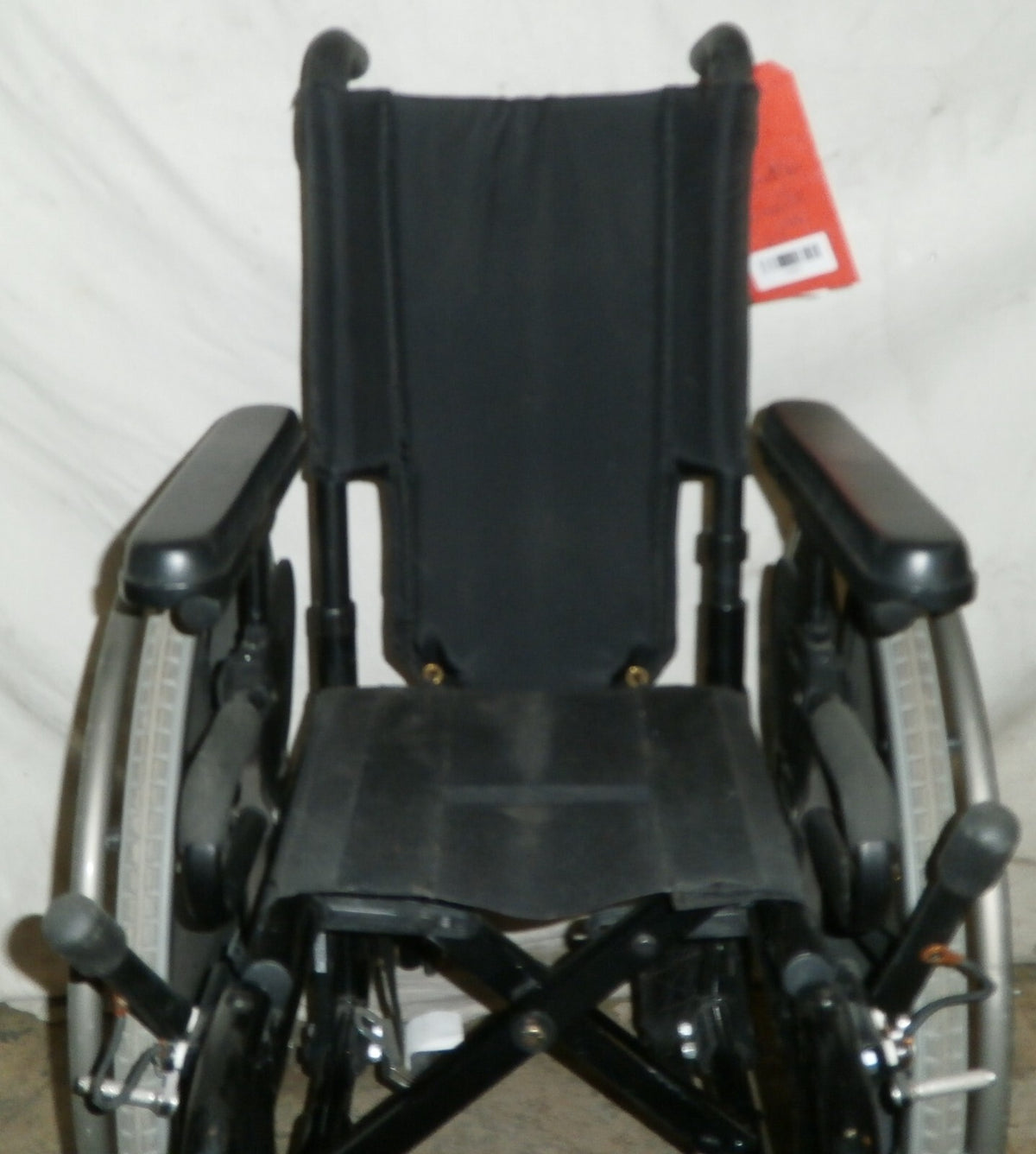 SUNRISE MEDICAL LXI WHEELCHAIR WITH SEAT WIDTH 11 INCH
