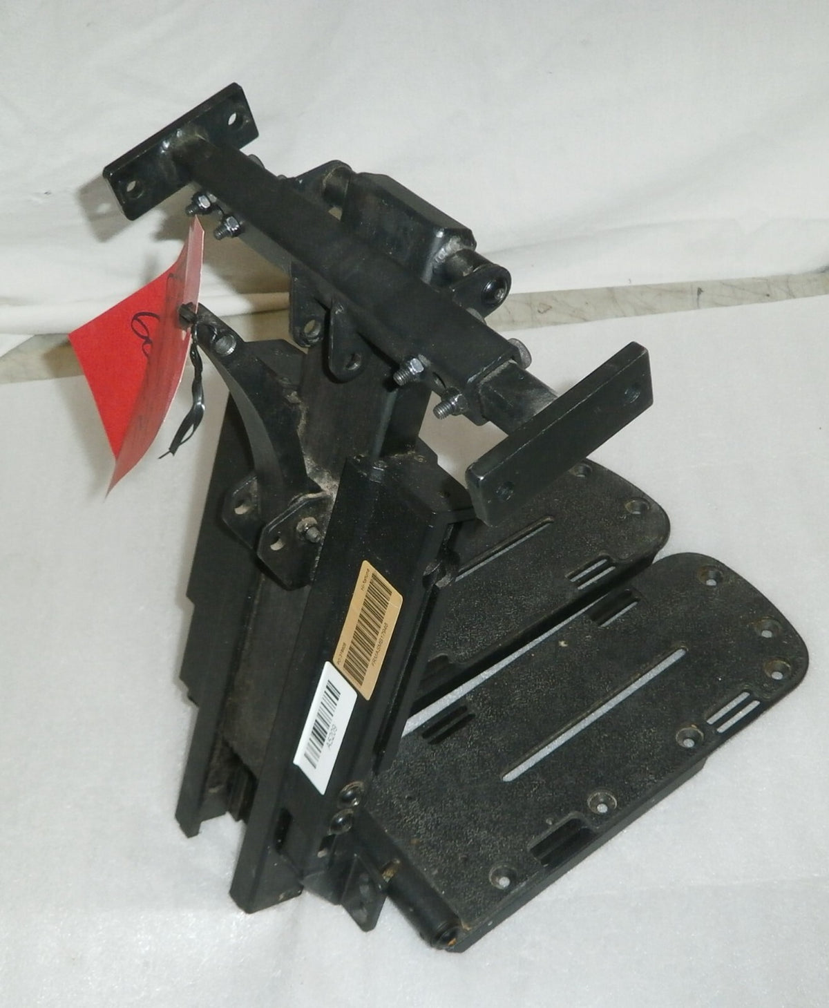 Adjustable Center Foot Rest FRMASMB17946 from Quantum 6000Z Power Wheelchair