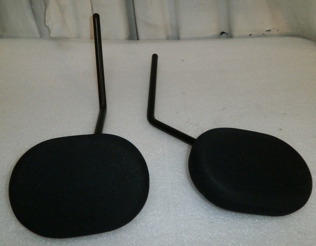 ONE QUANTUM MOUNT AND 2 PADS WITH RODS PERFECT CONDITION AS PHOTO