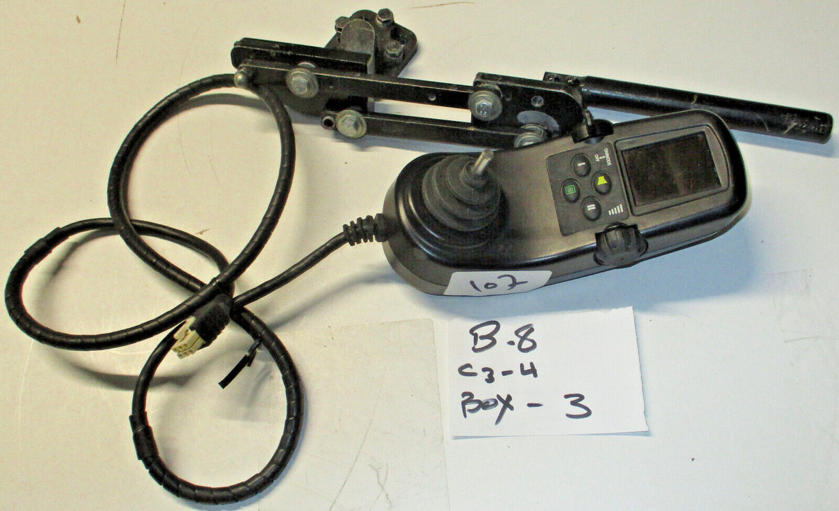 QUANTUM JOYSTICK CTLDC1467 MODEL 1751-0009 WITH ARM WITH CABLES