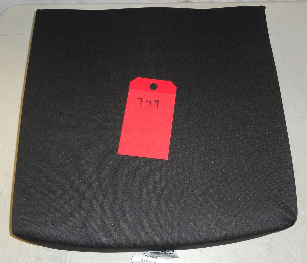 FUTURE MOBILITY WHEELCHAIR CUSHION V GOOD CONDITION 19X20 INCH