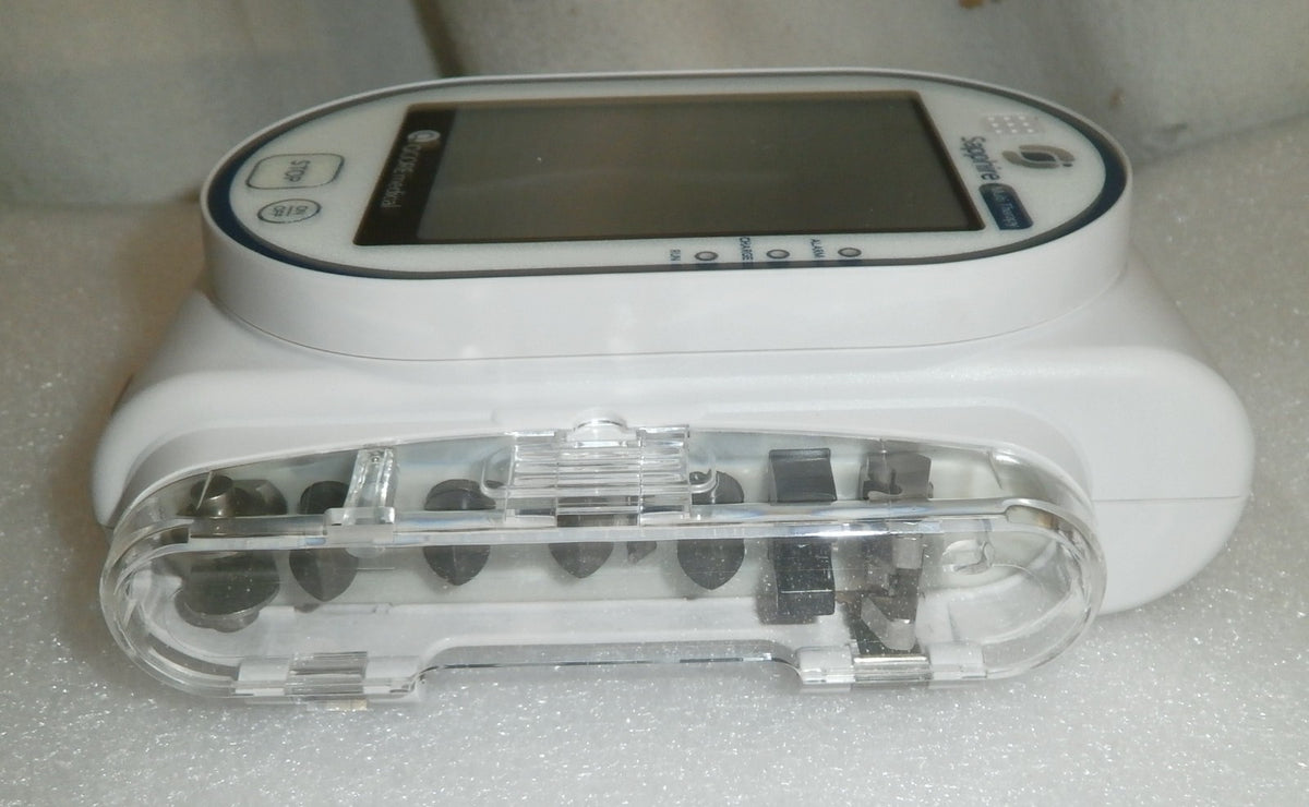 QCORE Sapphire multi therapy pump with accessories (has bad battery)