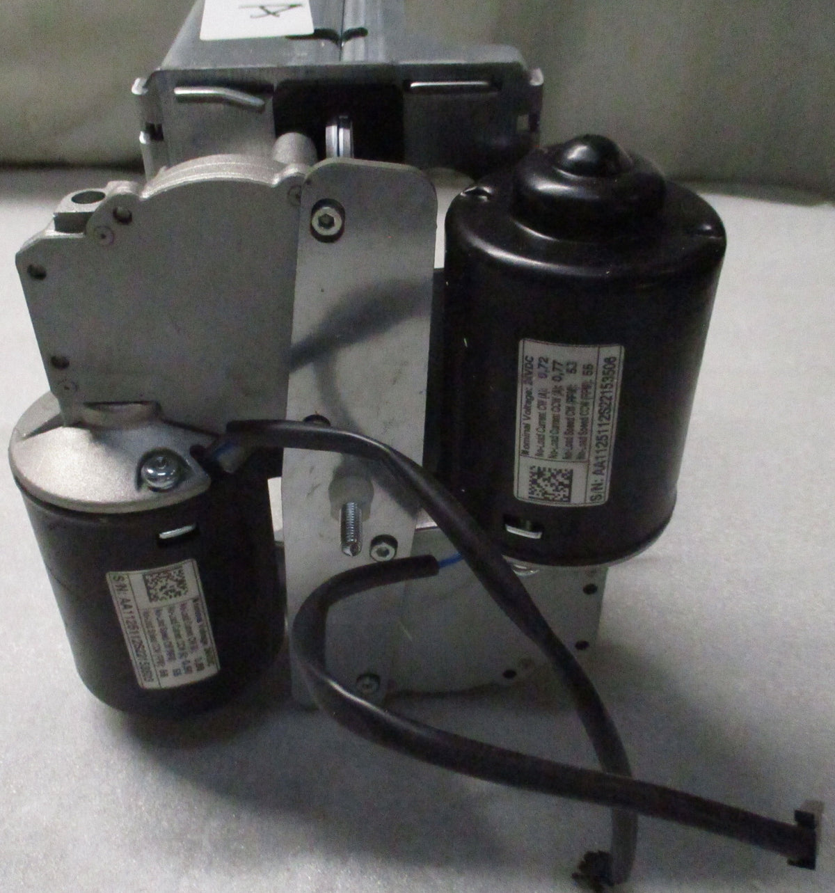 STAIR LIFT PARTS MOTORS 24V SN AA1125112S22153506 AND 3503 USED