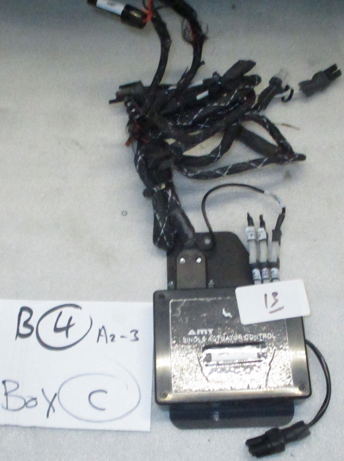AMY SINGLE ACTUATOR CONTROL SAC-1592 WITH CABLES AS PICTURES