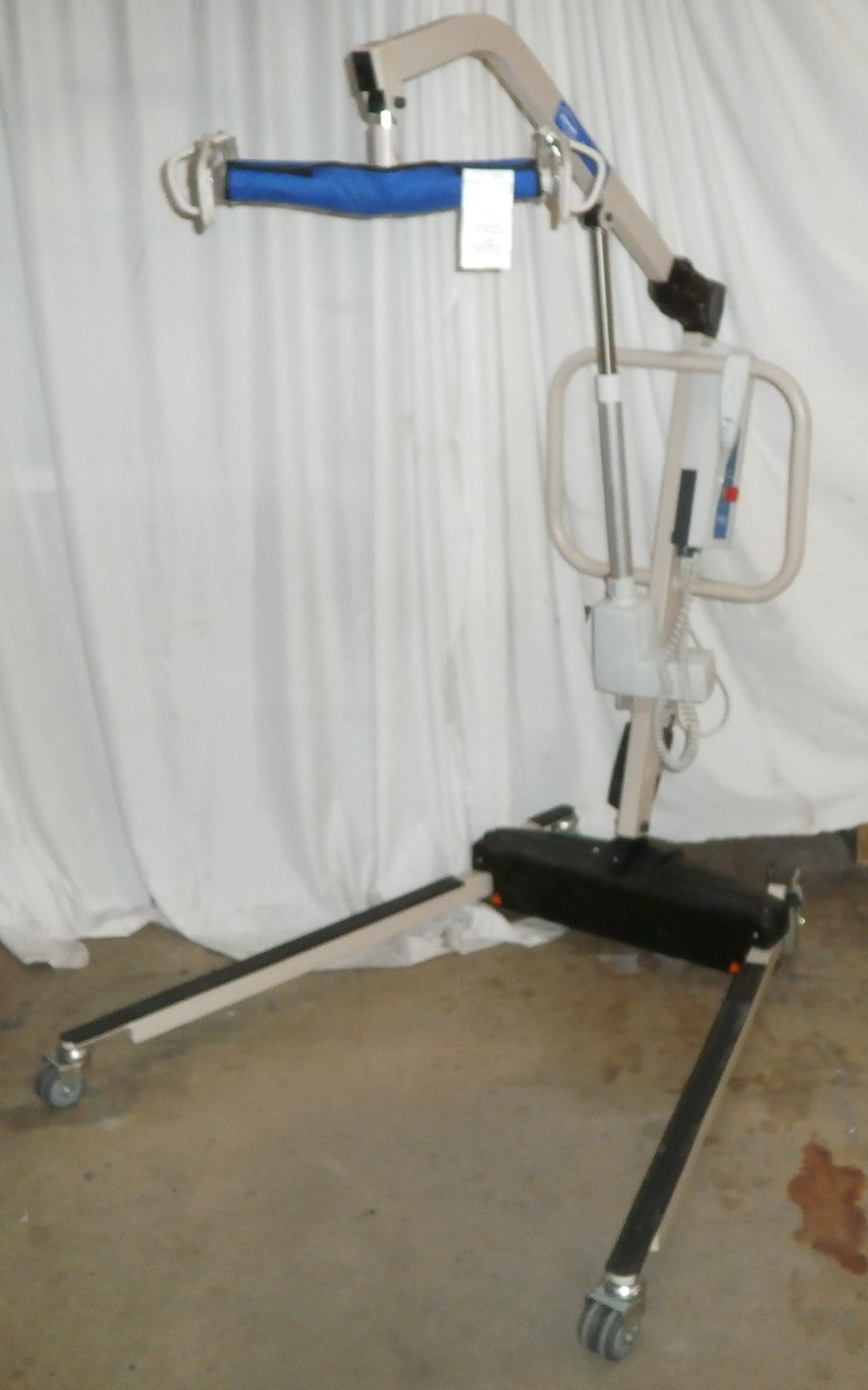INVACARE RELIANT 600 FLOOR LIFT RPL600-2 VERY GOOD WORKING CONDITION