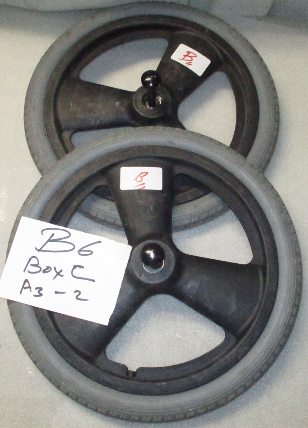 PRIMO WHEELS 16 x 1.75 WITH RIMS GOOD CONDITION WITH AXIS