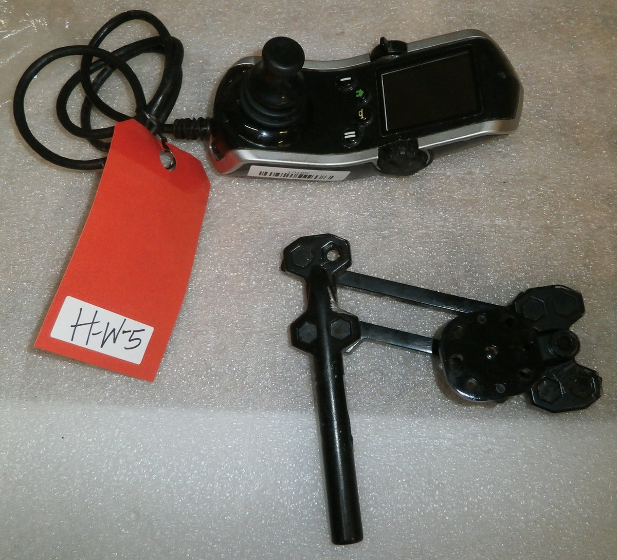 QUANTUM WHEELCHAIR JOYSTICK QLOGIC 3 6PIN WITH SWING AWAY ARM GOOD CONDITION