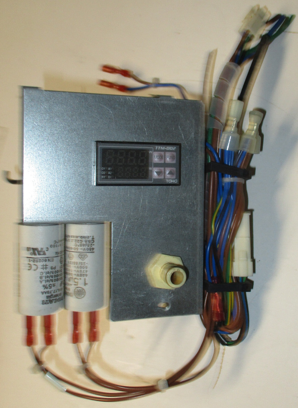 TOHO TTM-002-R-A TEMPERATURE CONTROLLER USED GOOD CONDITION AS PICTURES