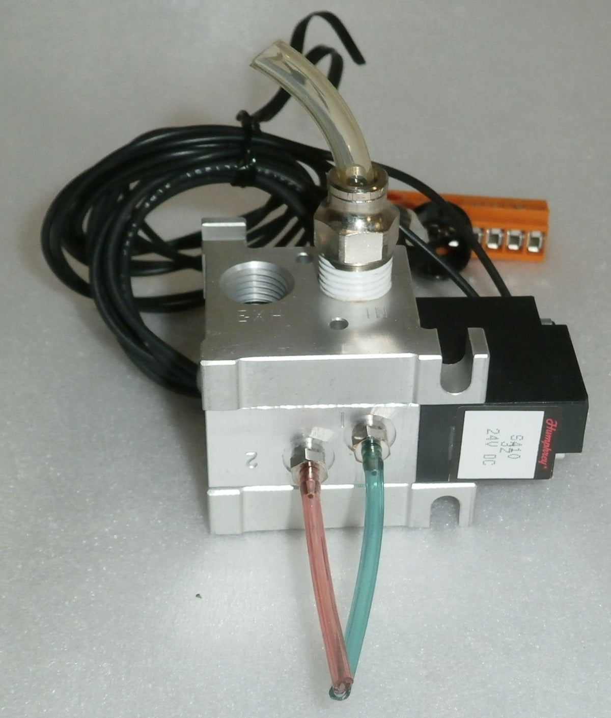 VARIAN CP-3800 PARTS SA10-32-24V AND PARTS AS PHOTO