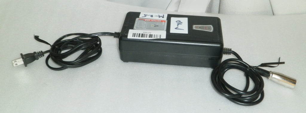24 VOLT LED ACID BATTERY CHARGER MODEL HP1211B1 USED VERY GOOD WORKING CONDITIO