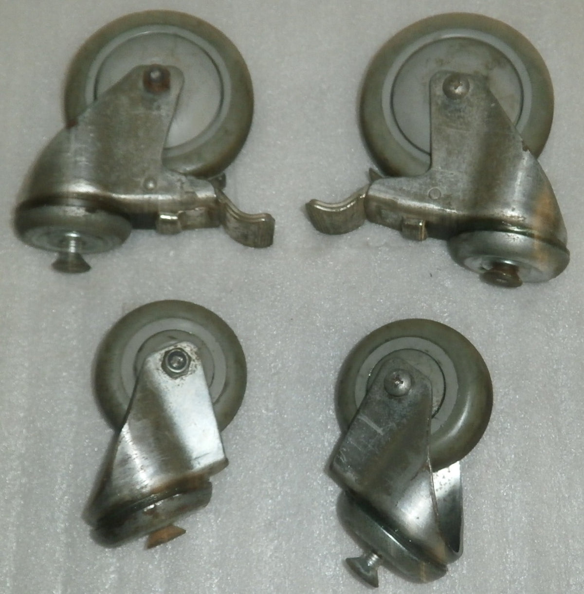 LOT OF 4 ERGO LIFT BHM ERLI-2110 CASTERS FRONT AND BACK W/ GREASED